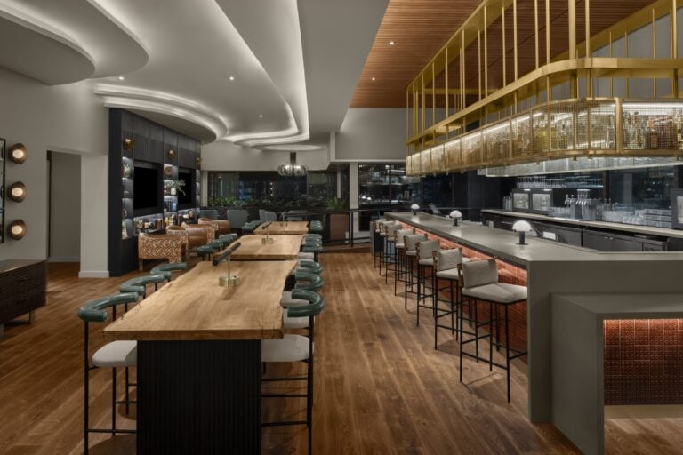 Bow Bend Bar